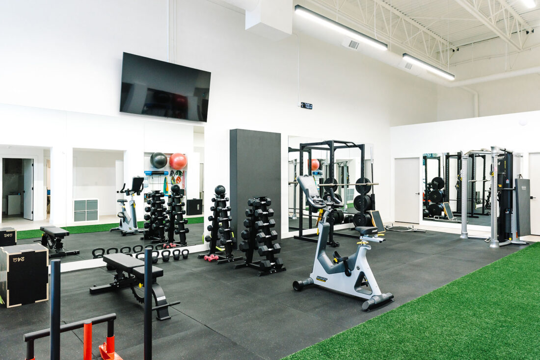 acewellnessclinic-facility-gym-2